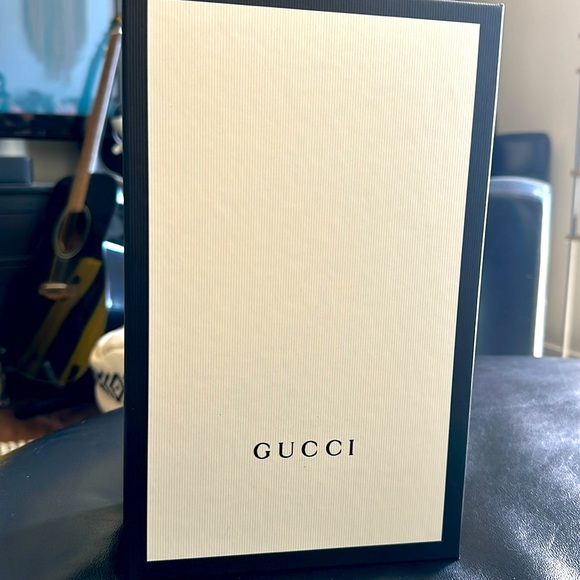 NEW GUCCI Marmont mini PINK VELVET LOVE EMBROIDERY PEARL CHAIN SHOULDER STRAP - Picture 8 of 12
